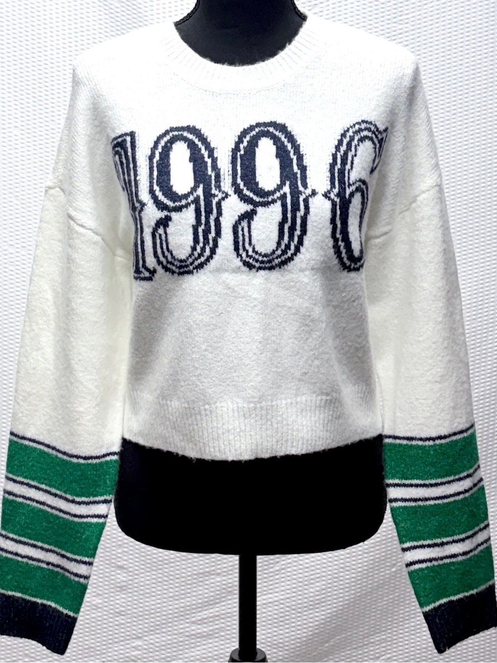Derek Heart NWT Cropped 1996 Sweater Women’s L White Varsity Stripe